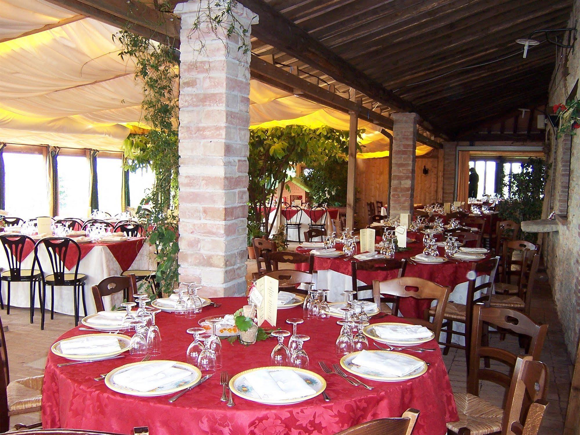 Agriturismo La Casella San Terenziano Zewnętrze zdjęcie